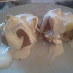A picture of Sour cream sauce for potatoes.