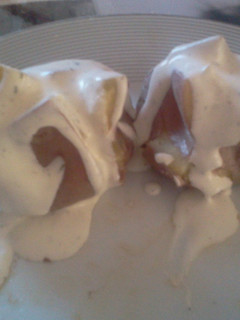 A picture of Sour cream sauce for potatoes.