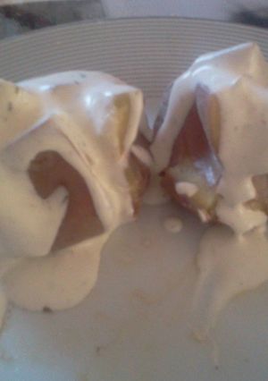 A picture of Sour cream sauce for potatoes.