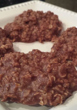 A picture of No bake cookies.