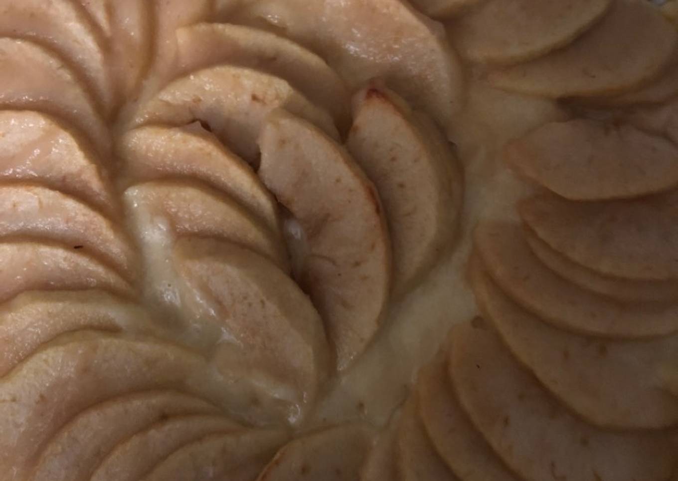 400. Tarta de manzana con crema pastelera (postre)