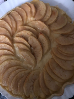 Una foto de 400. Tarta de manzana con crema pastelera (postre)