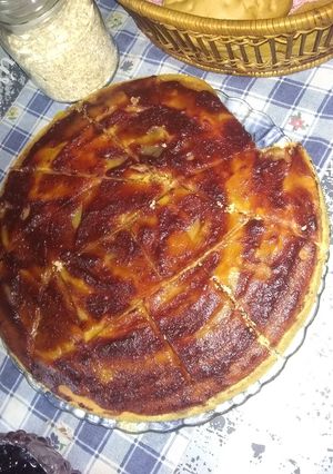 Una foto de Tarta con crema de limón y mermelada de frambuesas