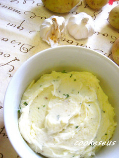 A picture of Mashed Potatoes.