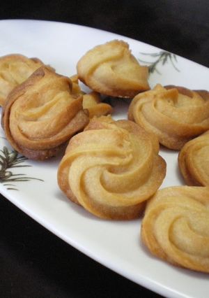 A picture of Tofu and Miso Spritz Cookies.