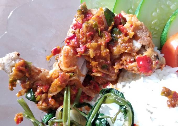 Ayam geprek bumbu rebus