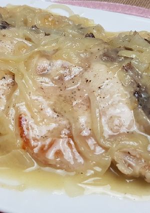 Foto principal de Chuletas de cerdo encebolladas