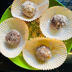 A picture of Dryfruits Ladoo No Sugar No jaggery (Healthy Breakfast or snacks).