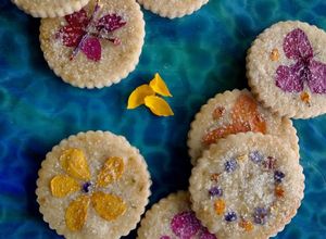 Una foto de Galletas con flores y aroma a limón