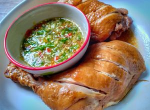 รูปของ ไก่ต้มน้ำปลา 🐔