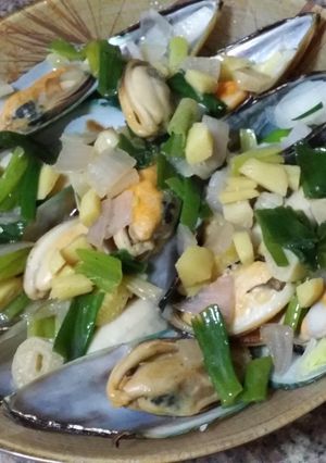 A picture of White wine mussels 白酒煮青口.