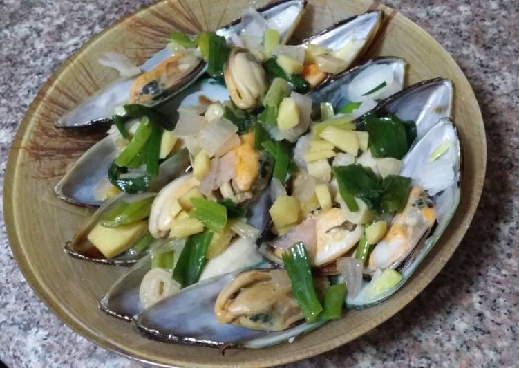 Simple Way to Make Favorite White wine mussels 白酒煮青口