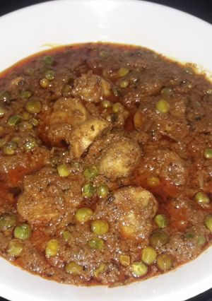 A picture of Mushroom matar ki sabji.