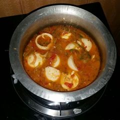 A picture of Egg curry.