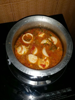 A picture of Egg curry.