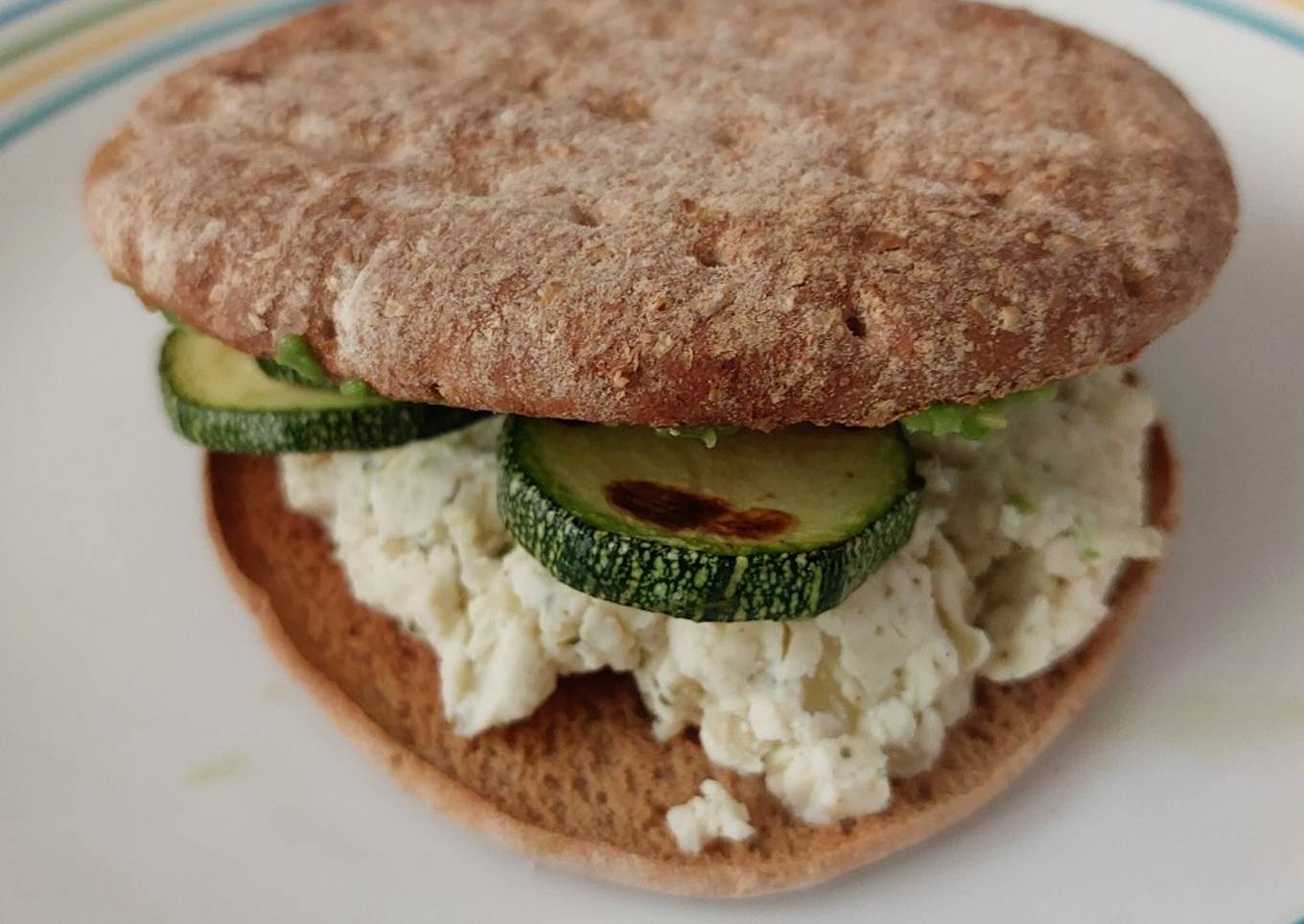 Sándwich de requesón con calabacita