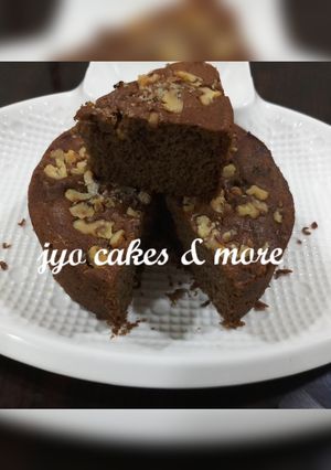 A picture of Hazelnut Royal Fudge cake.