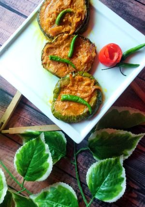 টক ঝাল বেগুন বাসন্তি রেসিপির প্রধান ছবি