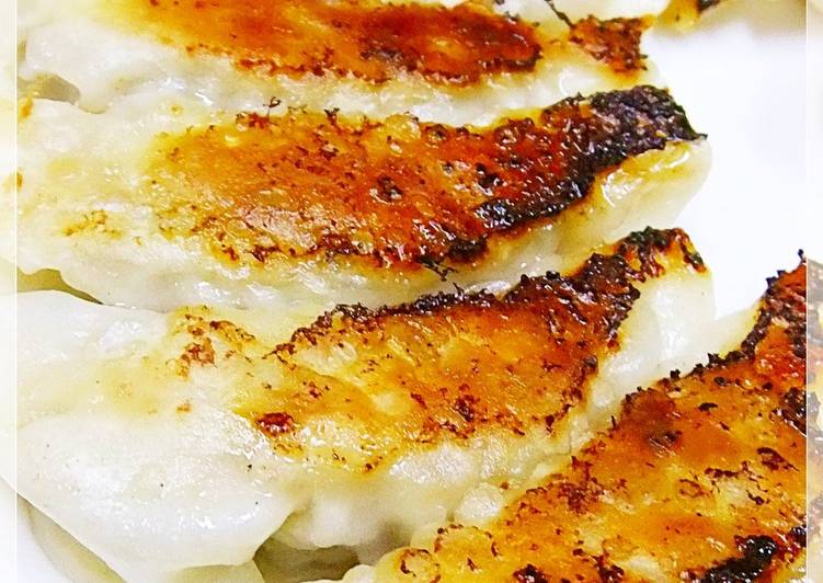 Believing These 10 Myths About Garlic and Vegetable Energy-boosting Gyoza Dumplings