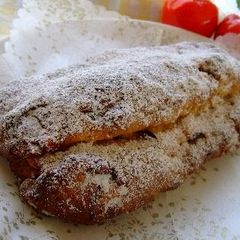 Stollen: A Great Christmas Gift A picture of Stollen: A Great Christmas Gift.