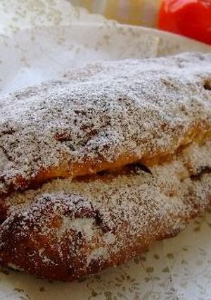 A picture of Stollen: A Great Christmas Gift.