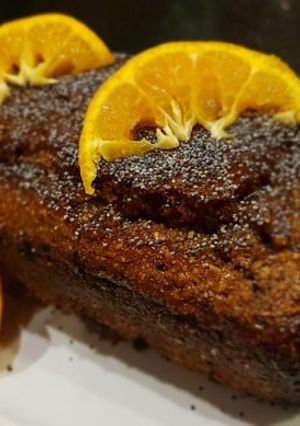 Una foto de Budín de mandarina, amapola y cardamomo (vegano)