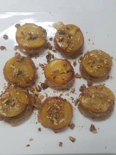 A picture of Bourbon peach Cinnamon Rolls.