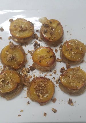 A picture of Bourbon peach Cinnamon Rolls.