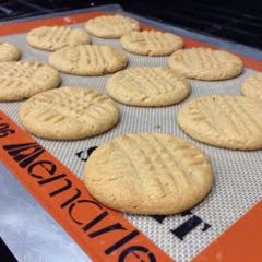 A picture of Peanut Butter Cookies.