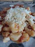 Ñoquis de papas con lo que hay en la heladera
