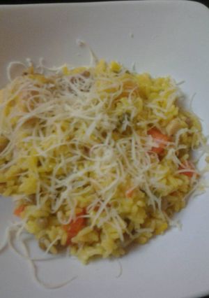 Una foto de Arroz primavera con azafrán