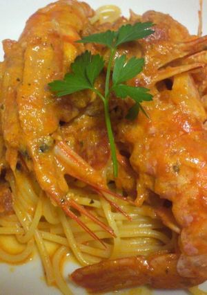 A picture of Shrimp (w/ Heads) Tomato Cream Pasta.