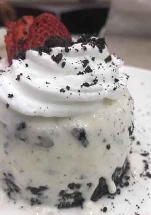 A picture of Oreo Ice Cream Cake.