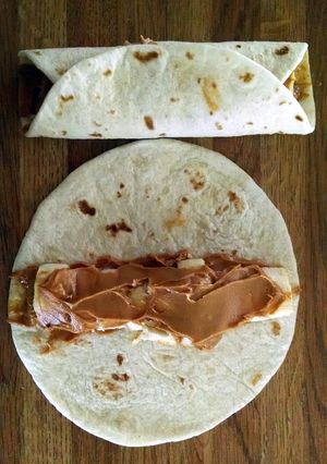 A picture of 3 ingredient snack.