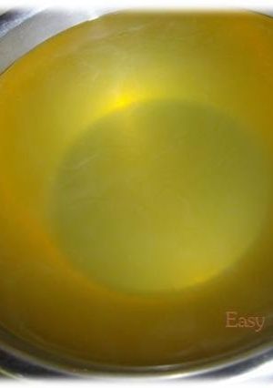 A picture of Golden Colored Basic Bonito Dashi.