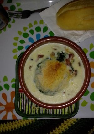 Foto principal de Espinacas a la crema con crujiente de jamón ibérico