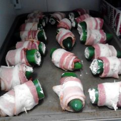A picture of Bacon wrapped jalepinos.