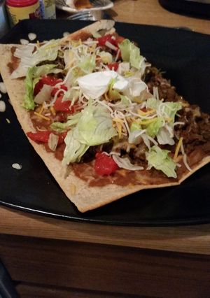 A picture of Skinny taco pizza.