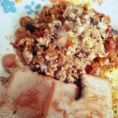 A picture of Scrambled Egg Noodles.
