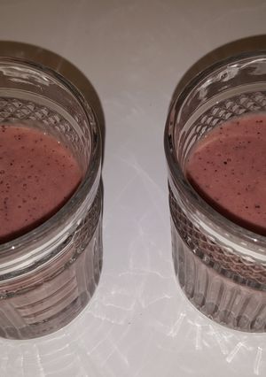 A picture of Ashlee's Very Berry Smoothie.