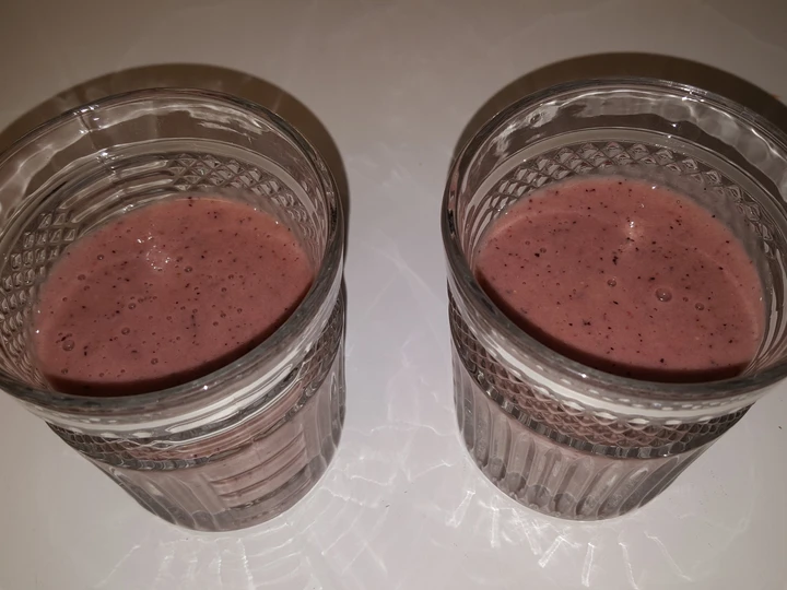 Easy Steps to Prepare Ashlee's Very Berry Smoothie the Delicious Makes you drool