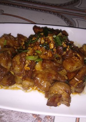 Hình của món Sườn rim mắm tỏi.