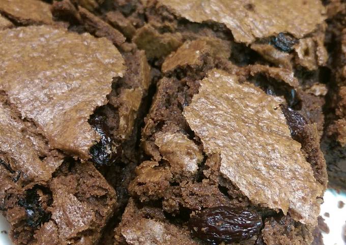 Chocolatey Raisinet Brownies