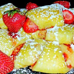 A picture of Mike's Crazy EZ Cheese Danishes.