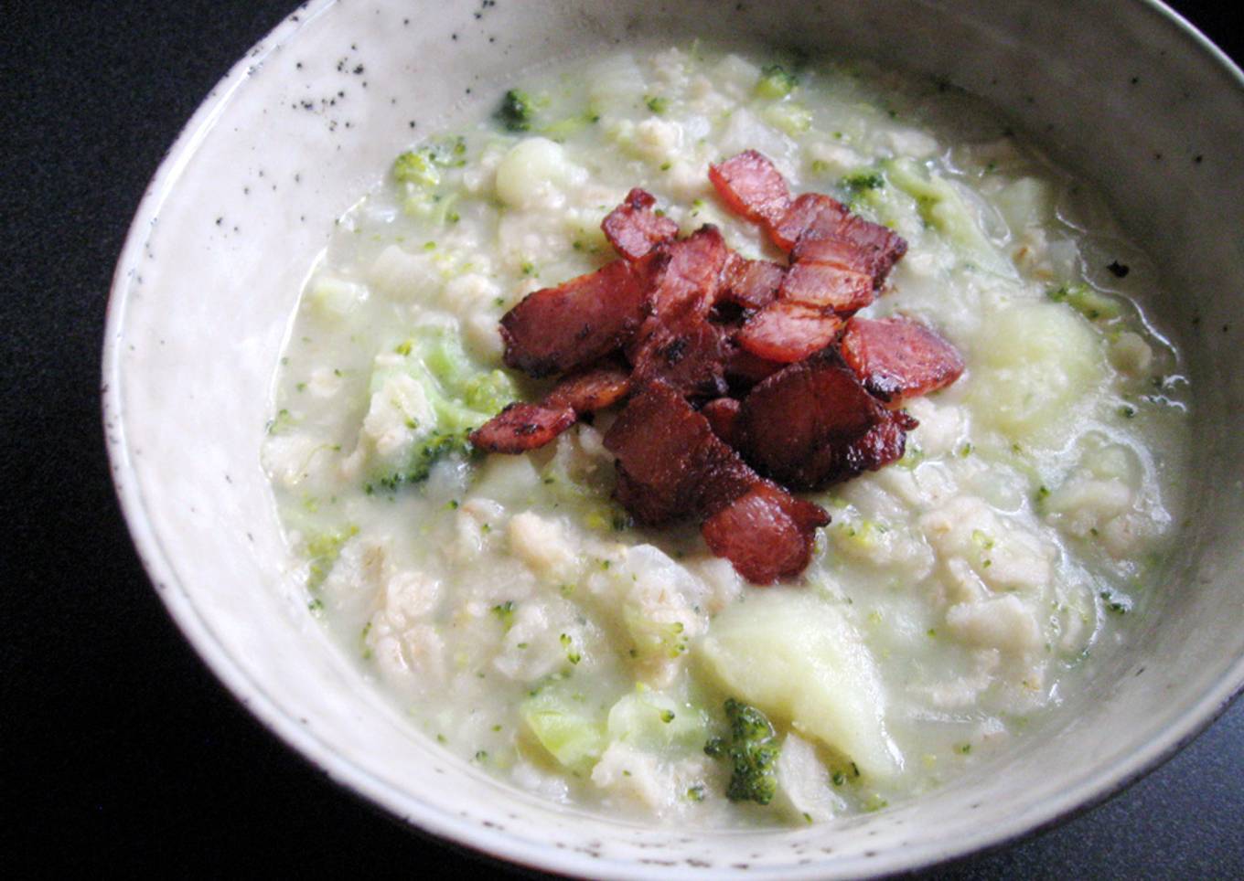 Broccoli, Potato and Oat Soup