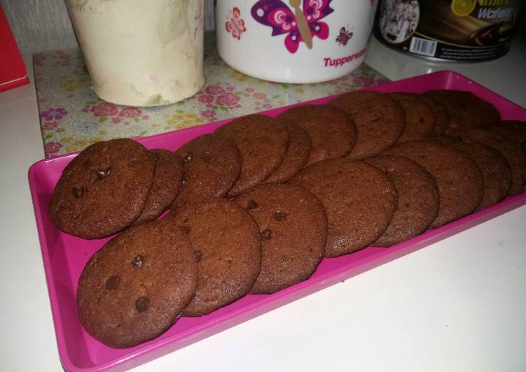 Palm Cookies with chocochips and cherry