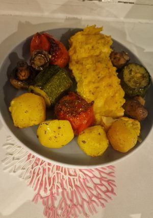 عکسی از دستور ماهی سالمون و سبزیجات تنوری 🍣🍄‍🟫🥒🥔🍅🥦