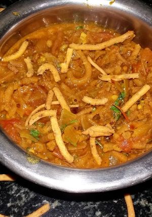 सेव टमाटर की सब्जी (Sev tamatar ki sabzi recipe in hindi) रेसिपी मुख्य फोटो