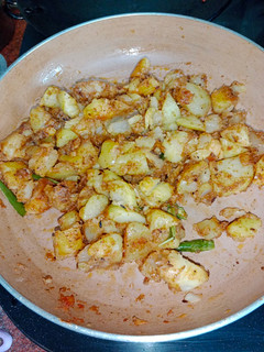 जीरा आलू (jeera aloo recipe in Hindi) रेसिपी मुख्य फोटो