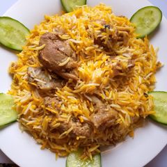 A picture of Chicken biryani.